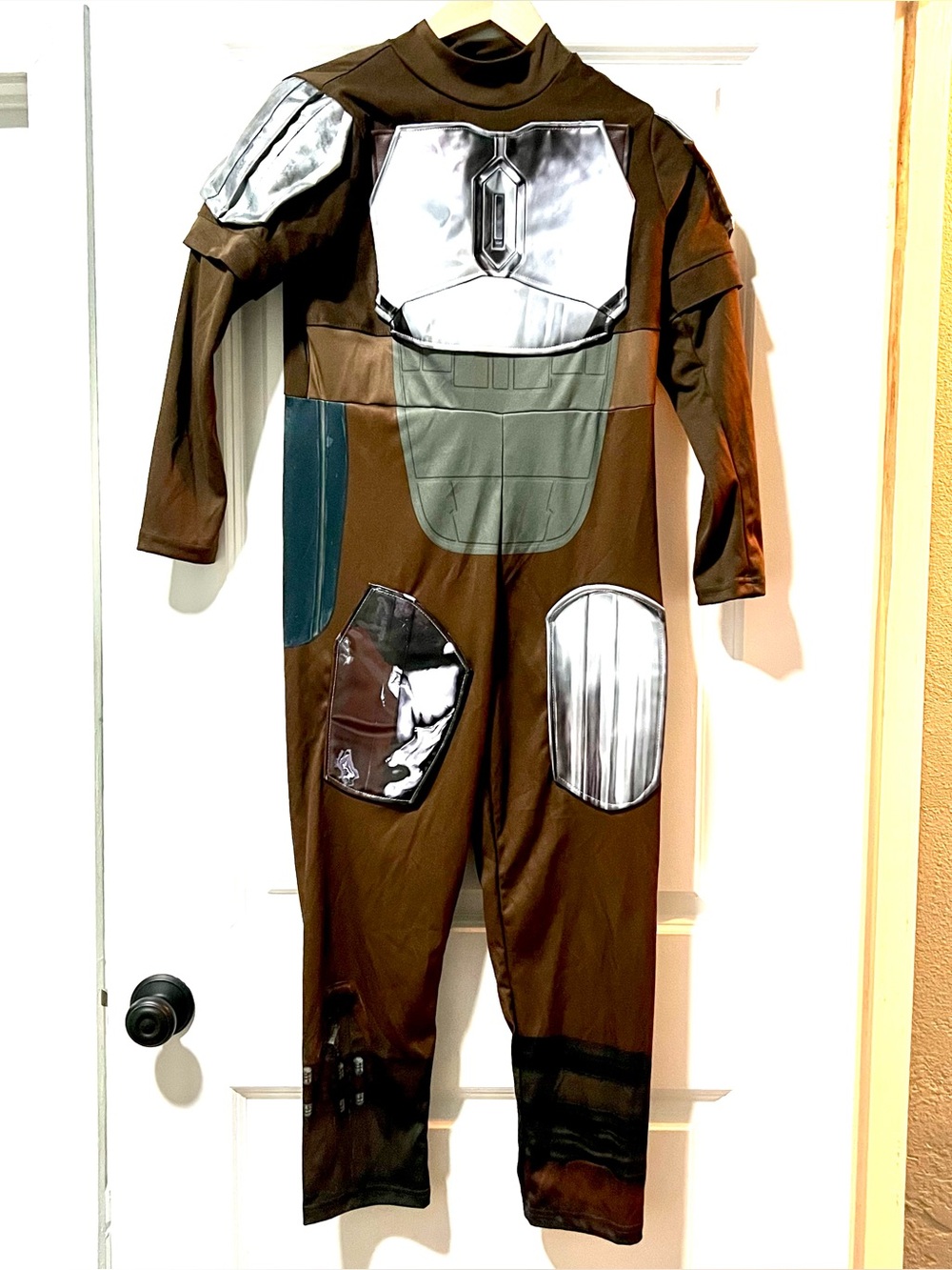 Disney Star Wars The Mandalorian Costume Kids Size US9/10 Brown Silver Jumpsuit